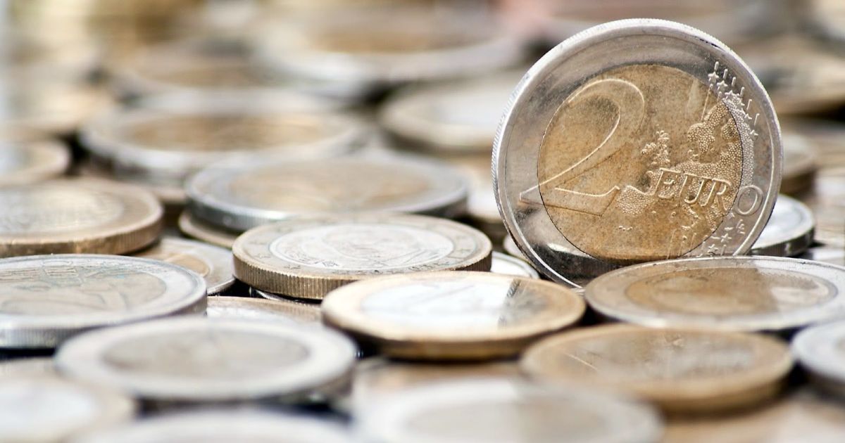 Estratégias para comprar moedas estrangeiras para sua viagem internacional