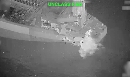 Forças dos Estados Unidos desabilitam o navio M/T Lexie, que se dirigia à Ilha de Kharg, no Irã