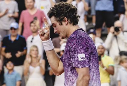 Ao vivo: acompanhe o duelo entre João Fonseca e Jesper de Jong em Wimbledon