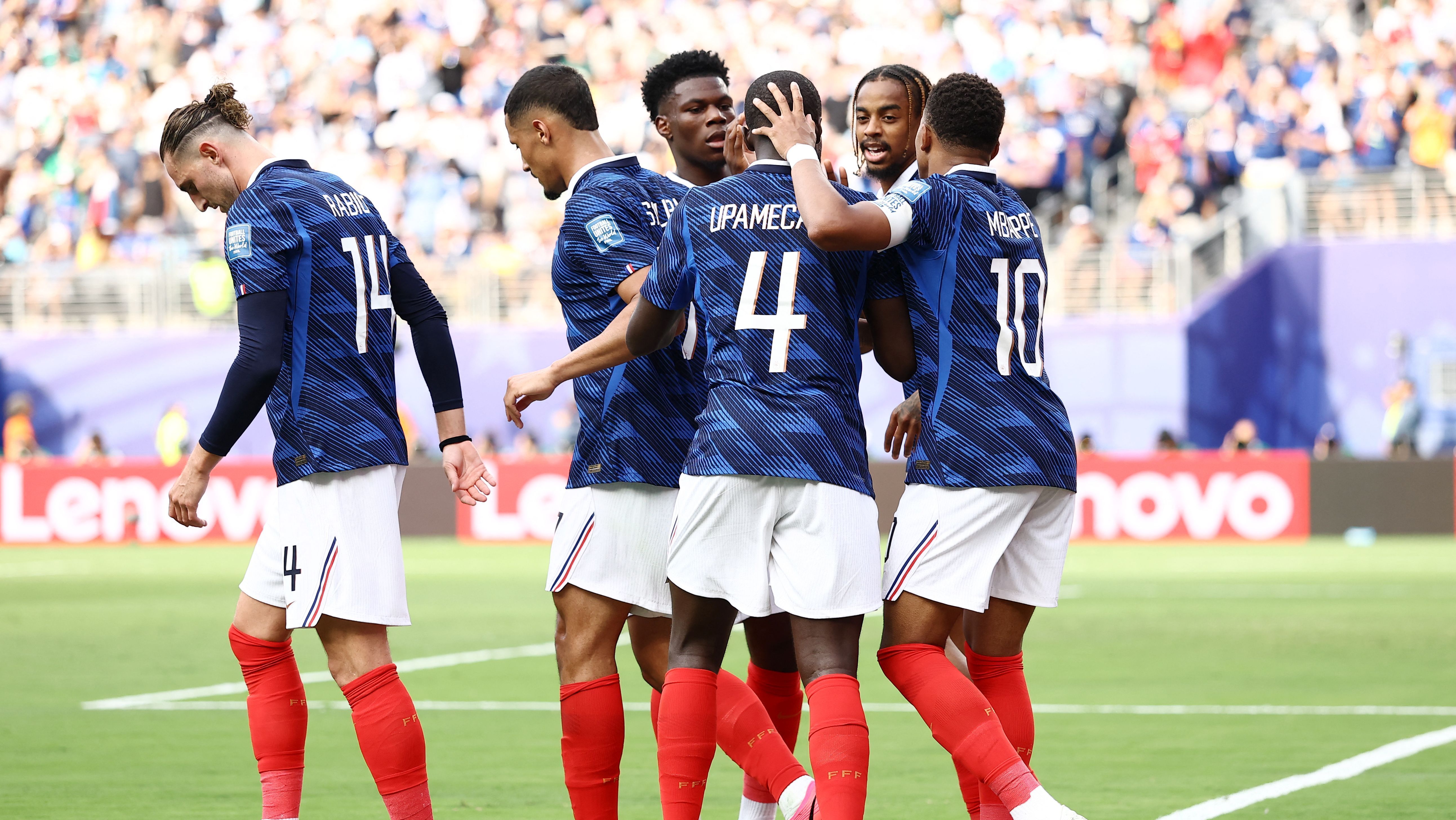 França comemora gol contra a Suécia na Copa do Mundo