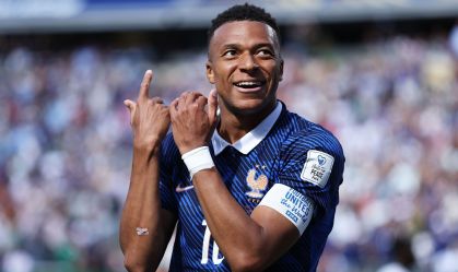 Mbappé comemora gol da França sobre Senegal pela Copa do Mundo