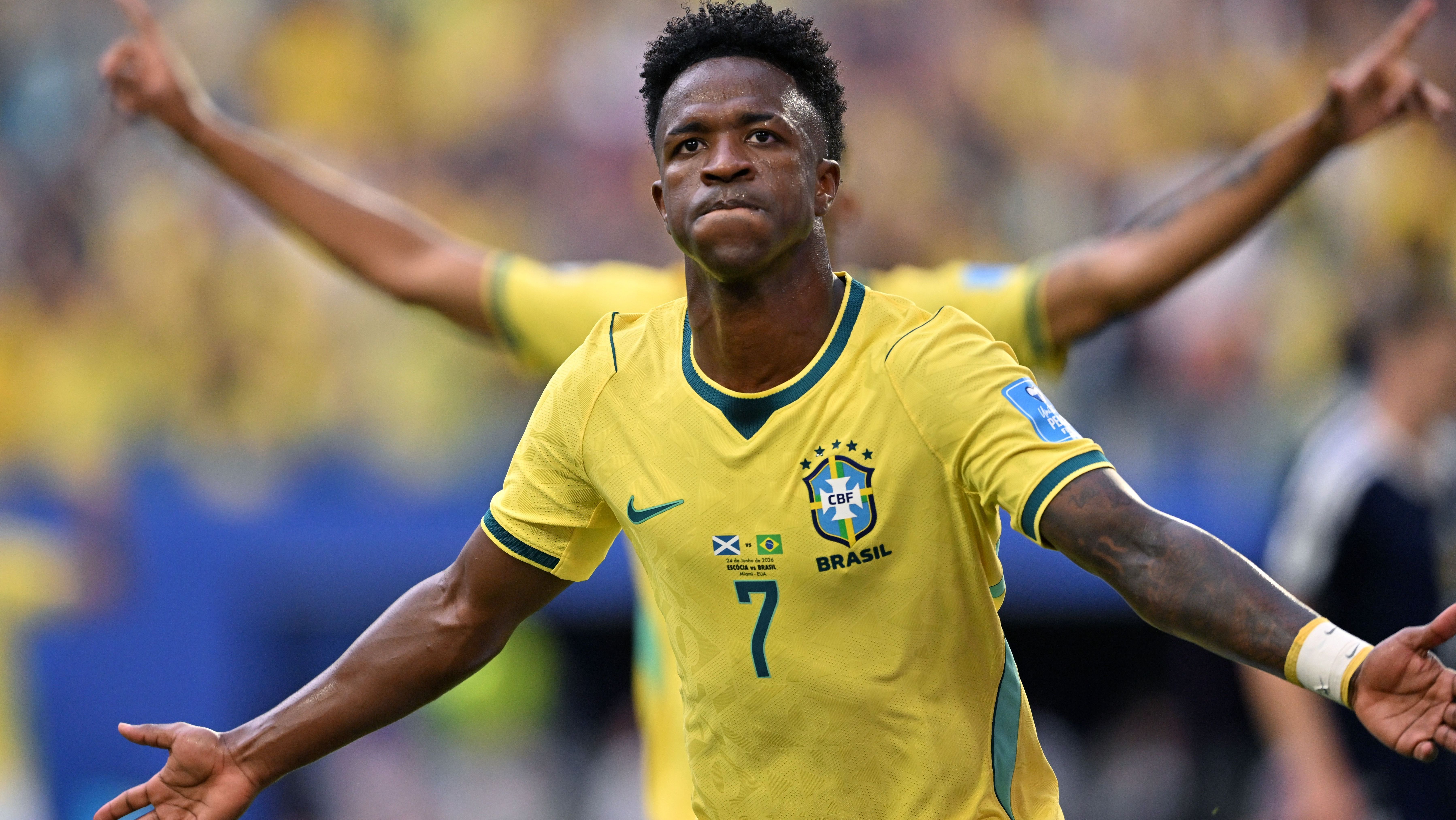 Vini Jr. comemora gol do Brasil sobre a Escócia