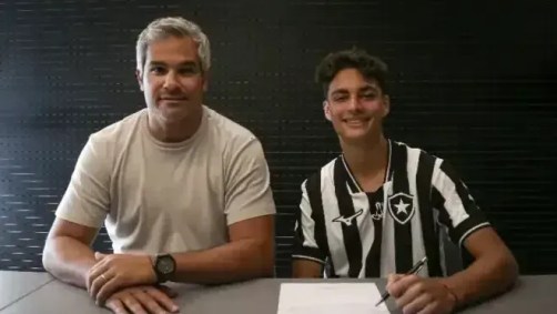 Augusto Oliveira, diretor de futebol de base do Botafogo e o lateral Guilherme Risso