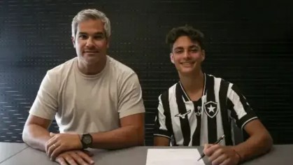 Augusto Oliveira, diretor de futebol de base do Botafogo e o lateral Guilherme Risso