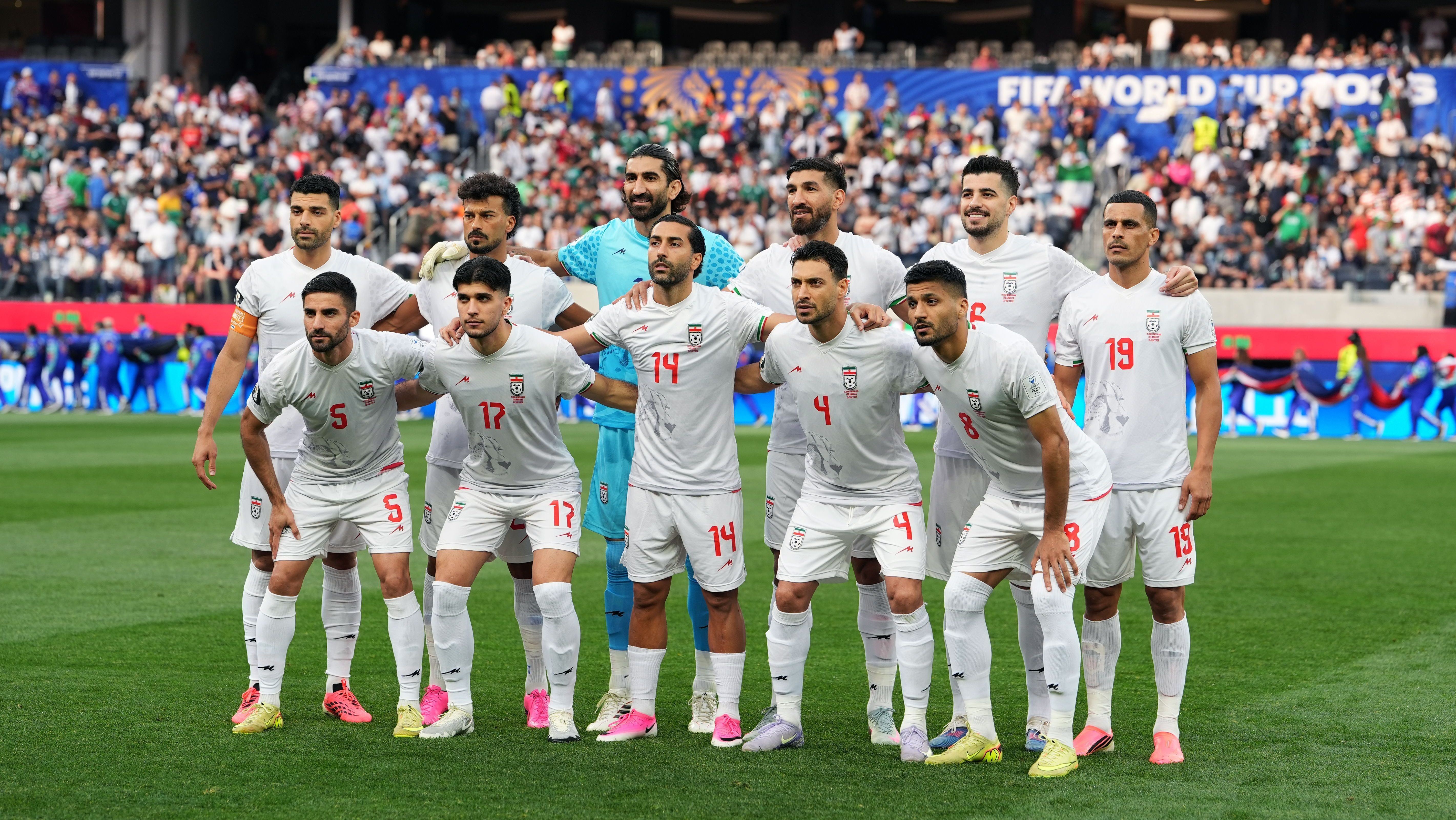 Seleção do Irã antes do confronto com a Nova Zelândia pela primeira rodada da Copa