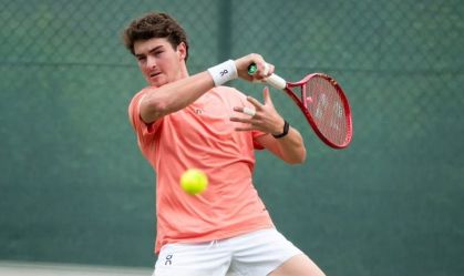 João Fonseca na preparação para a disputa do ATP 500 de Halle. na Alemanha