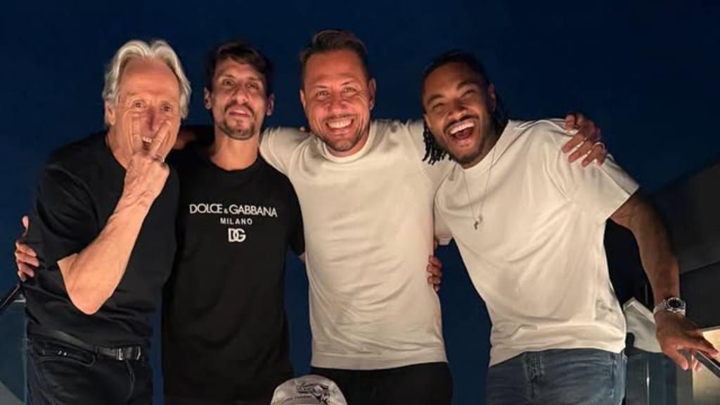 Jorge Jesus se reencontra com jogadores do Flamengo
