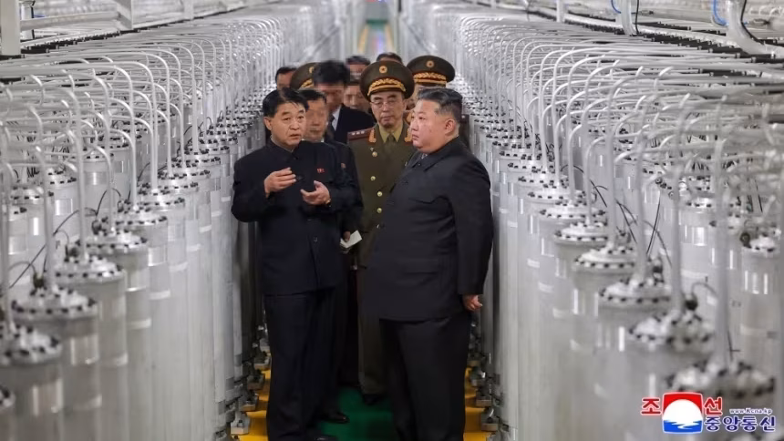 Filha de Kim Jong-un acompanha pai em memoriais de guerra