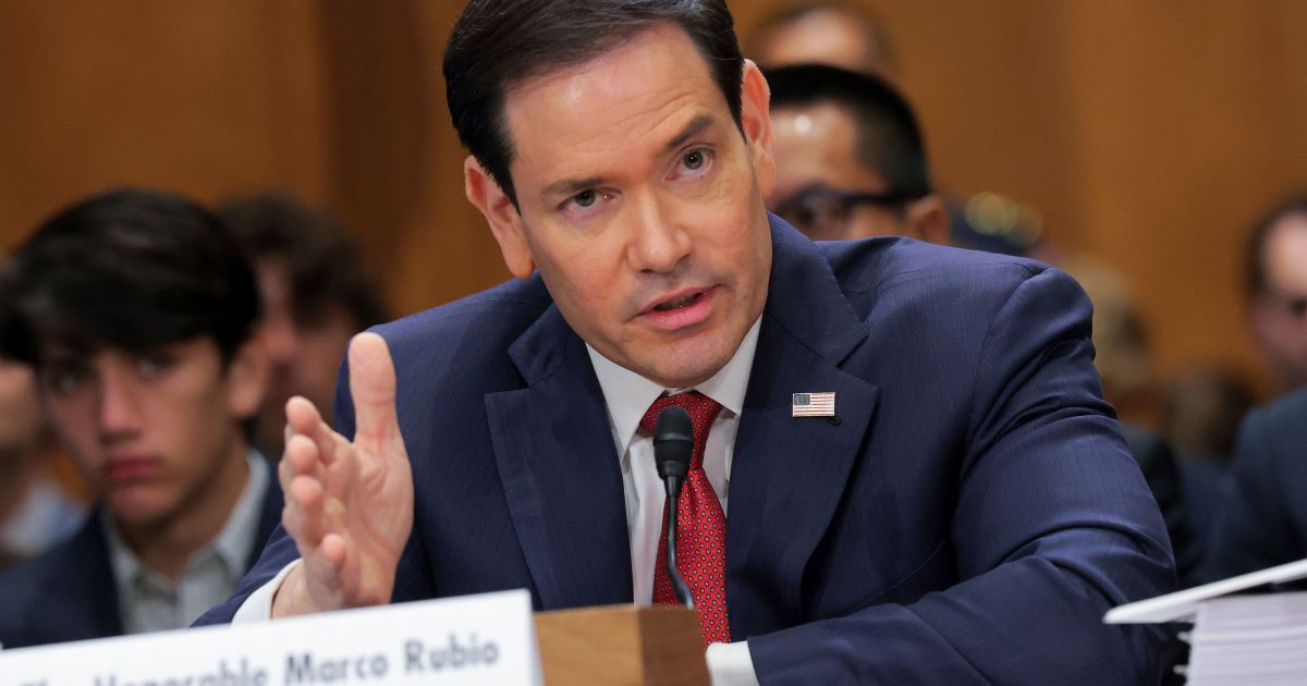 Irã está tentando “frustrar” negociações entre Israel e Líbano, diz Rubio
