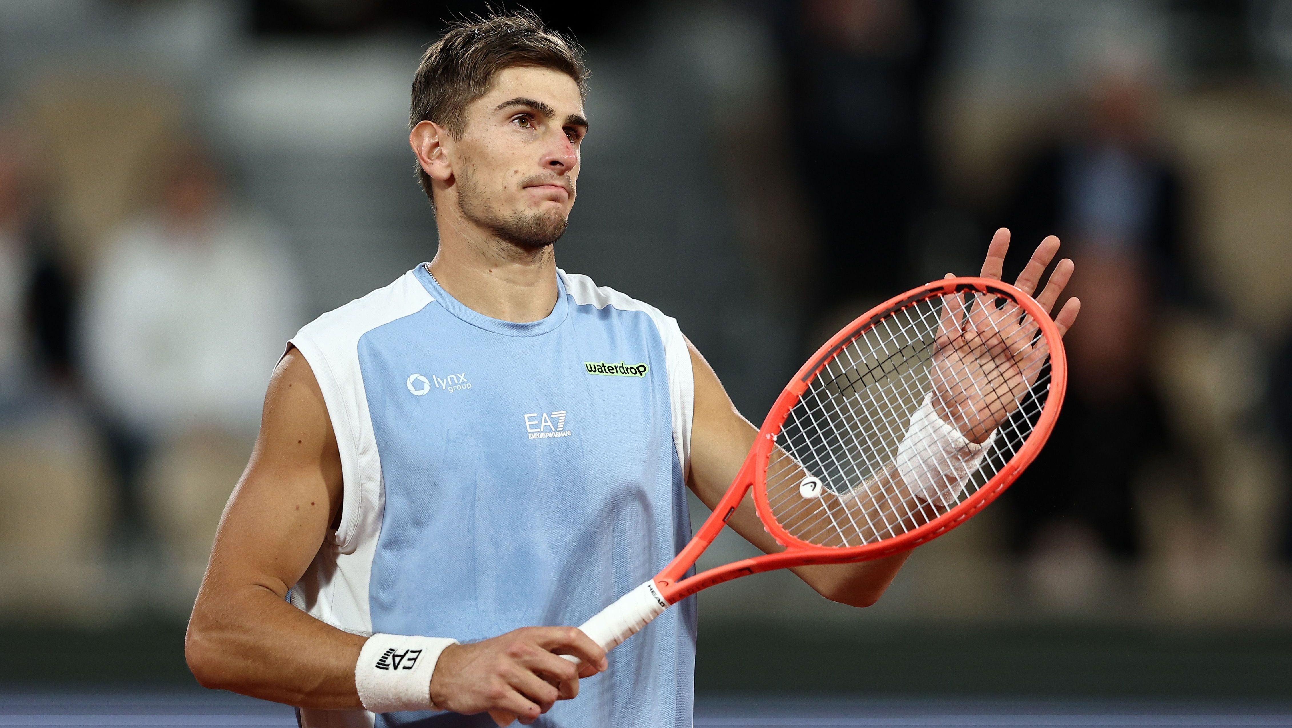 Arnaldi abandona Roland Garros por um vírus e final terá Zverev x