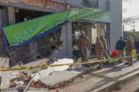 Fotos mostram destruição após mega-assalto a bancos no Paraguai