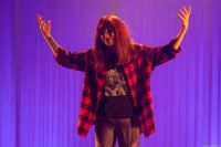 Mel Lisboa avalia ser Rita Lee nos palcos: "Responsabilidade diária"