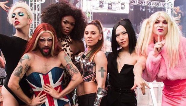 Mel C e Sink The Pink se apresentaram juntas no evento, em 2019 • Reprodução/X