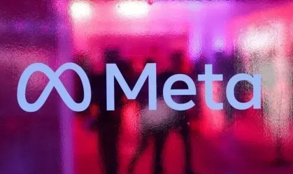 Logotipo da Meta Platforms durante uma conferência em Mumbai
