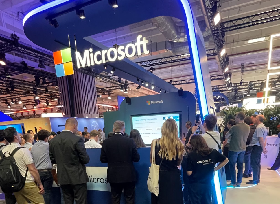 Estande da Microsoft, no VivaTech 2026 • Reprodução/CNN Brasil