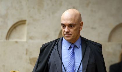 Imagem de destaque do post: Flávio pede para STF declarar Moraes suspeito para julgar Vorcaro e Master