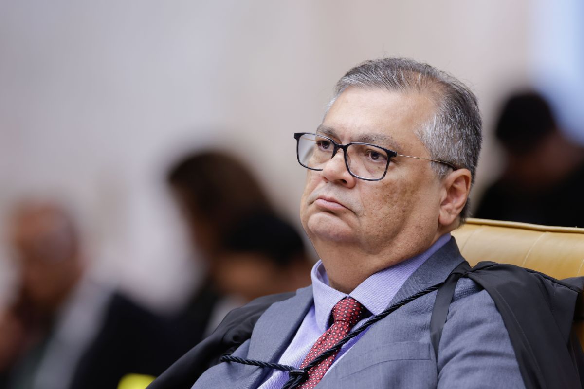 Dino tira sigilo de decisões sobre investigação de corrupção no Maranhão