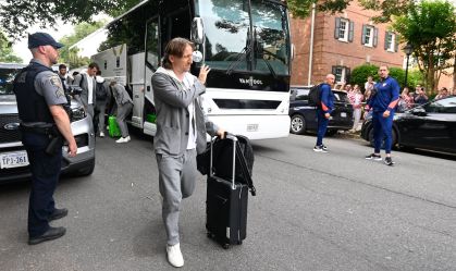 Modric, craque da Croácia, chega ao hotel onde a seleção está concentrada para a Copa 2026