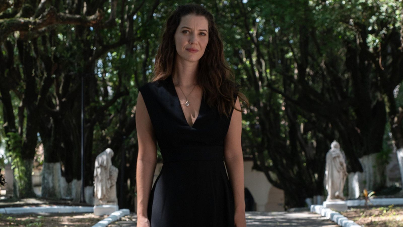 Nathalia Dill interpreta Francesca em "Quem Ama Cuida"