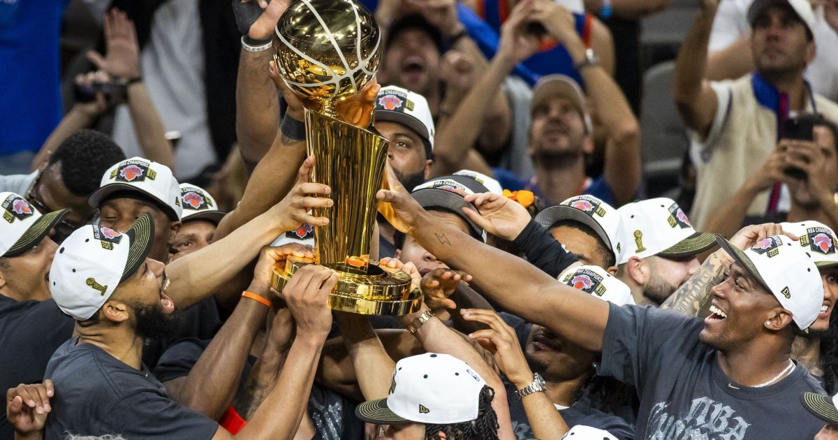 Prefeito de Nova York anuncia desfile dos Knicks após título da NBA