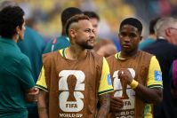 Neymar faz sua estreia na Copa do Mundo em Escócia x Brasil