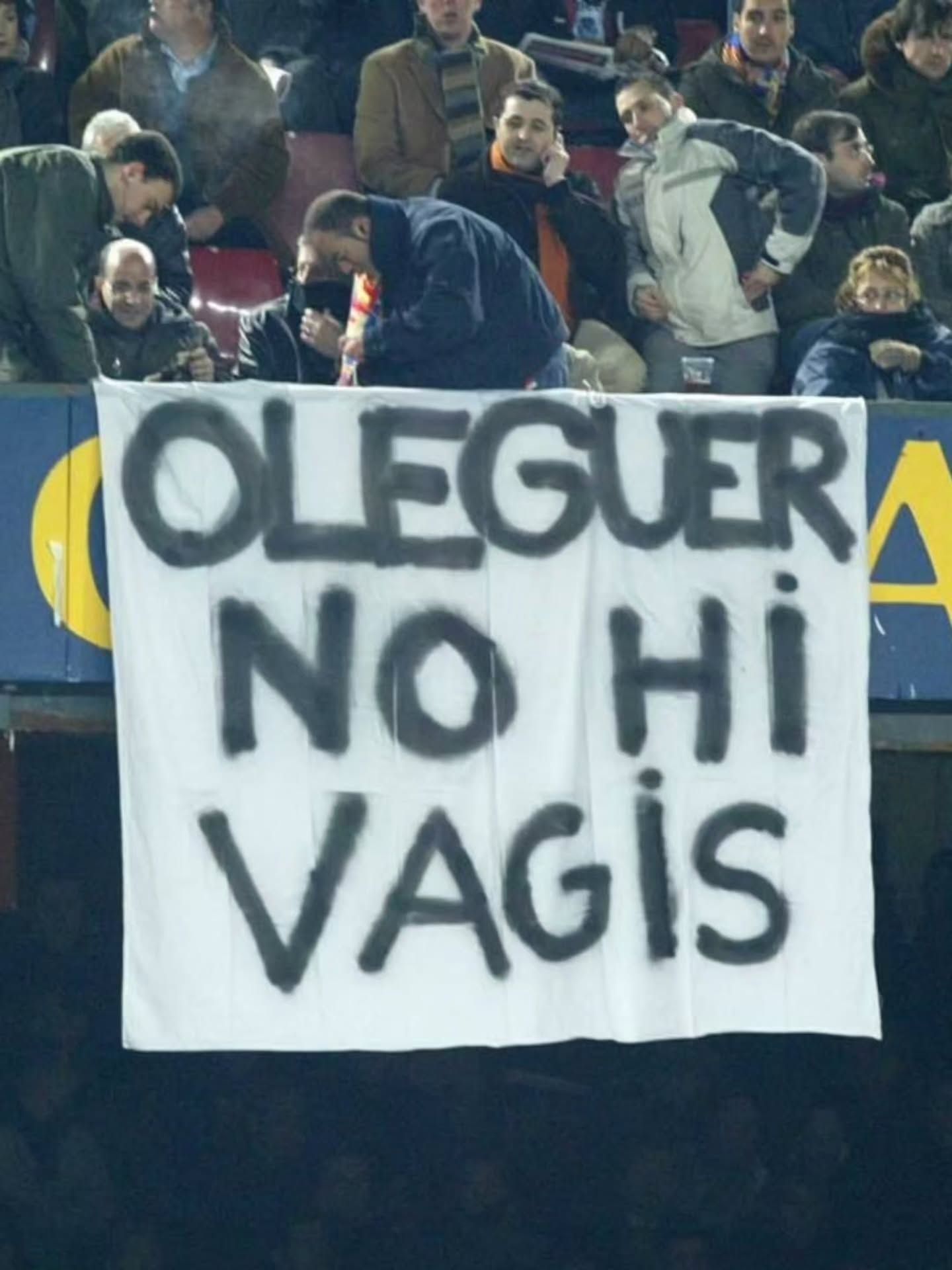Faixa da torcida do Barcelona pedindo para Oleguer não defender a Espanha • Foto: Reprodução