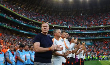 Imagem de destaque do post: Ronald Koeman deixa o comando da Holanda após eliminação na Copa do Mundo