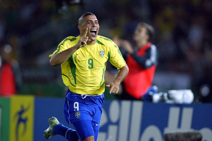 Ronaldo celebra seu gol na final da Copa de 2002 entre Brasil e Alemanha • Getty Images