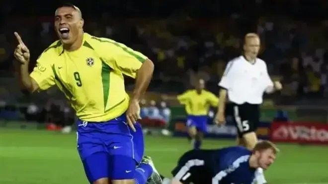 Ronaldo marcou os gols do penta do Brasil contra a Alemanha em 2002