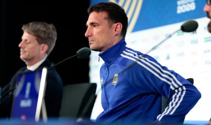 Scaloni em entrevista coletiva