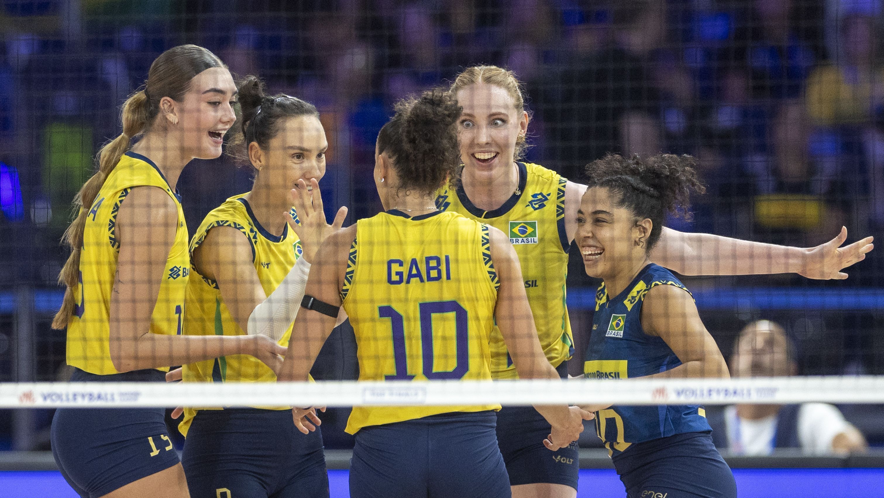 Seleção Feminina de Vôlei durante a VNL 2025