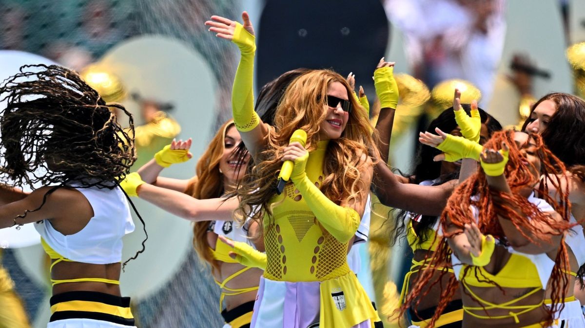 Antes do show, Shakira lamenta fim da Copa do Mundo: “Não quero que acabe”