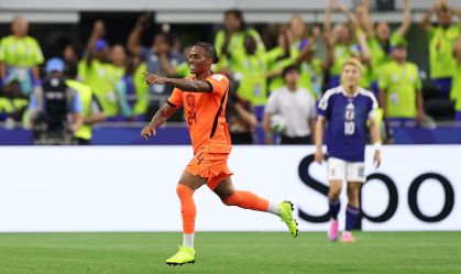 Imagem de destaque do post: Autor de gol da Holanda na Copa revela inspiração em Neymar: "É meu ídolo"