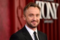 Ator de "Harry Potter" termina namoro e cria perfil em aplicativo de namoro