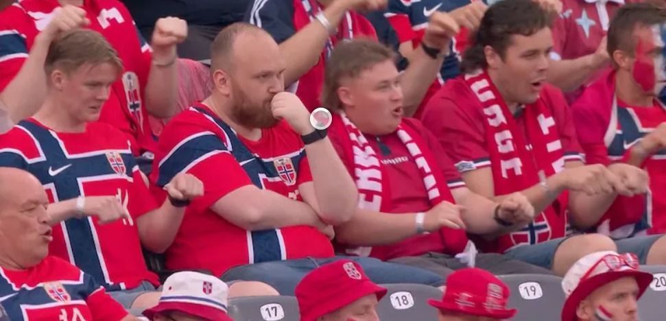 Torcedor da Noruega que viralizou ao se recusar a fazer a remada viking em jogo da Copa do Mundo