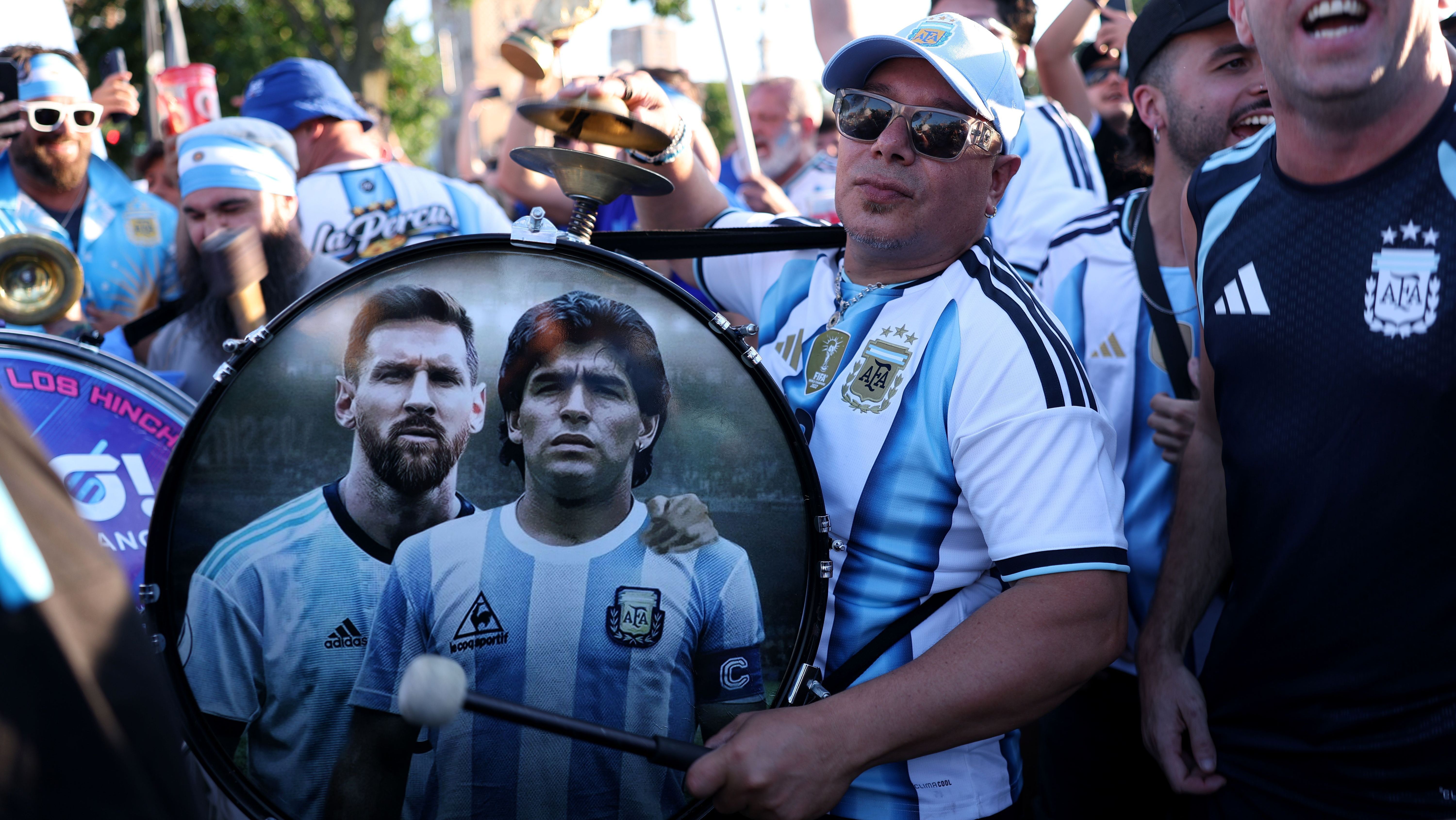 Torcedores argentinos em Kansas City antes da estreia da Albiceleste na Copa