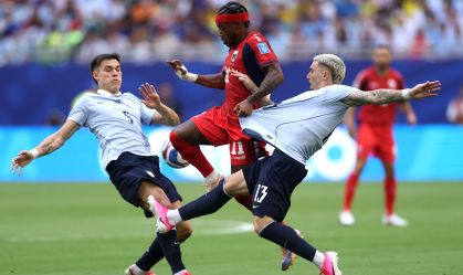 Lance de Uruguai x Cabo Verde pela Copa do Mundo
