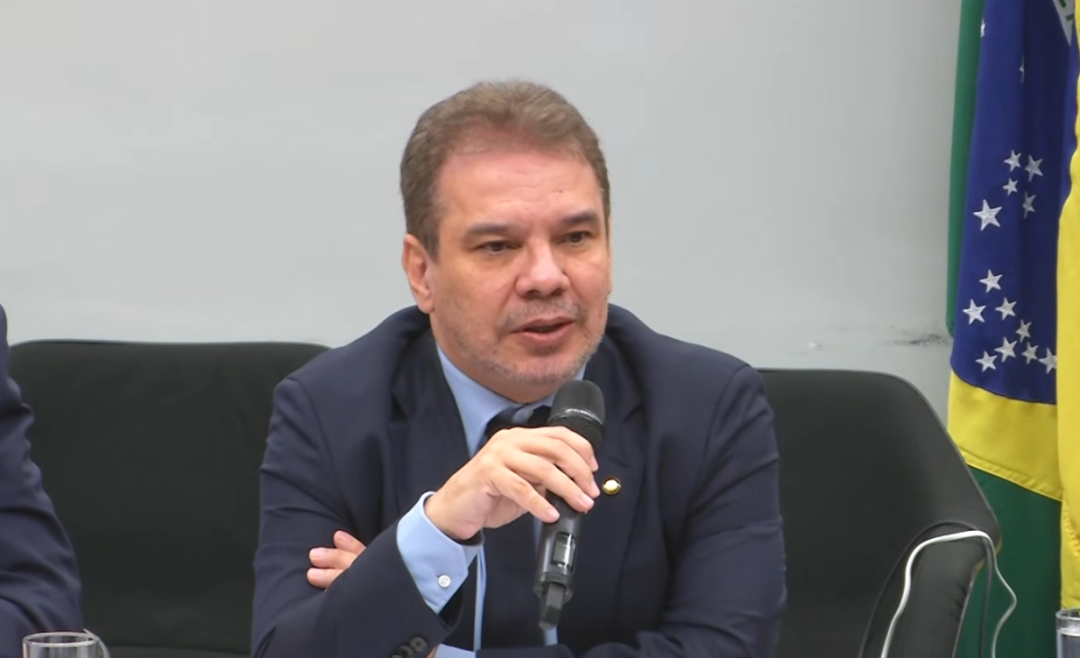 Só com respeito às instituições superamos desafios, diz ministro da Justiça