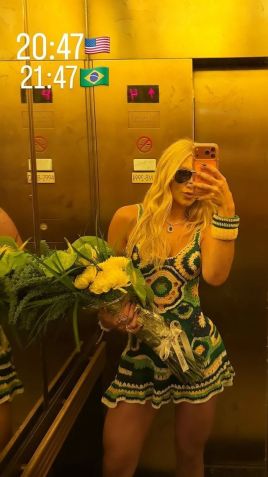 Virginia recebe flores • Reprodução/Instagram