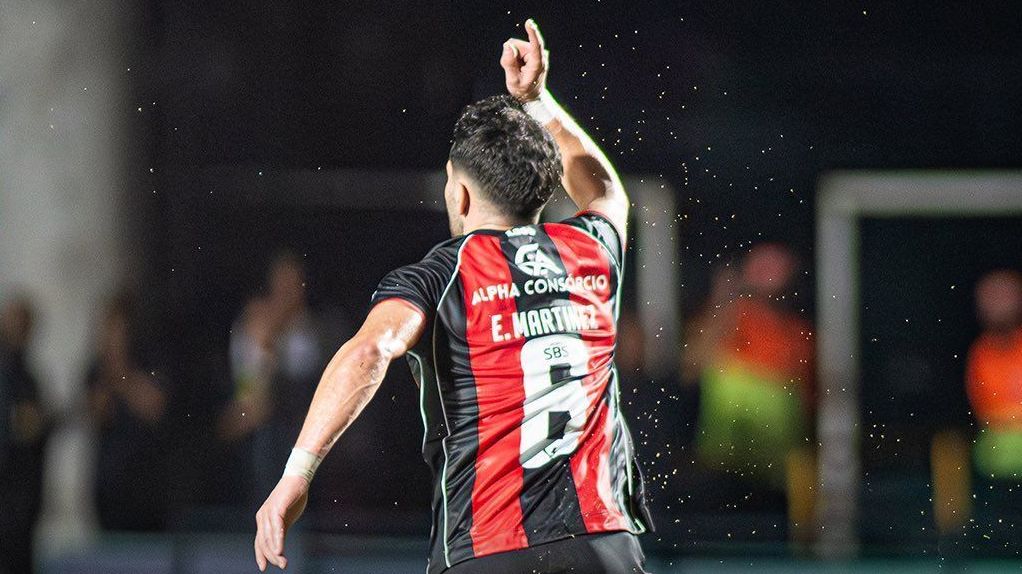 Emmanuel Martínez, do VItória, celebrando o gol na final da Copa do Nordeste