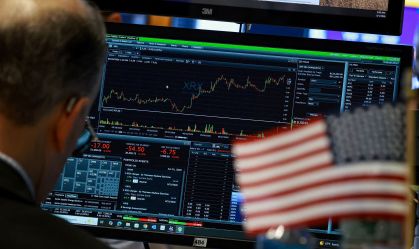 Operador na bolsa de Nova York em 1º de junho de 2026