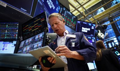 Operador na bolsa de Nova York em 8 de junho de 2026