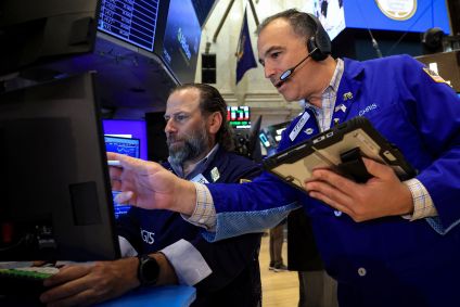 Operadores na bolsa de Nova York em 24 de junho de 2026