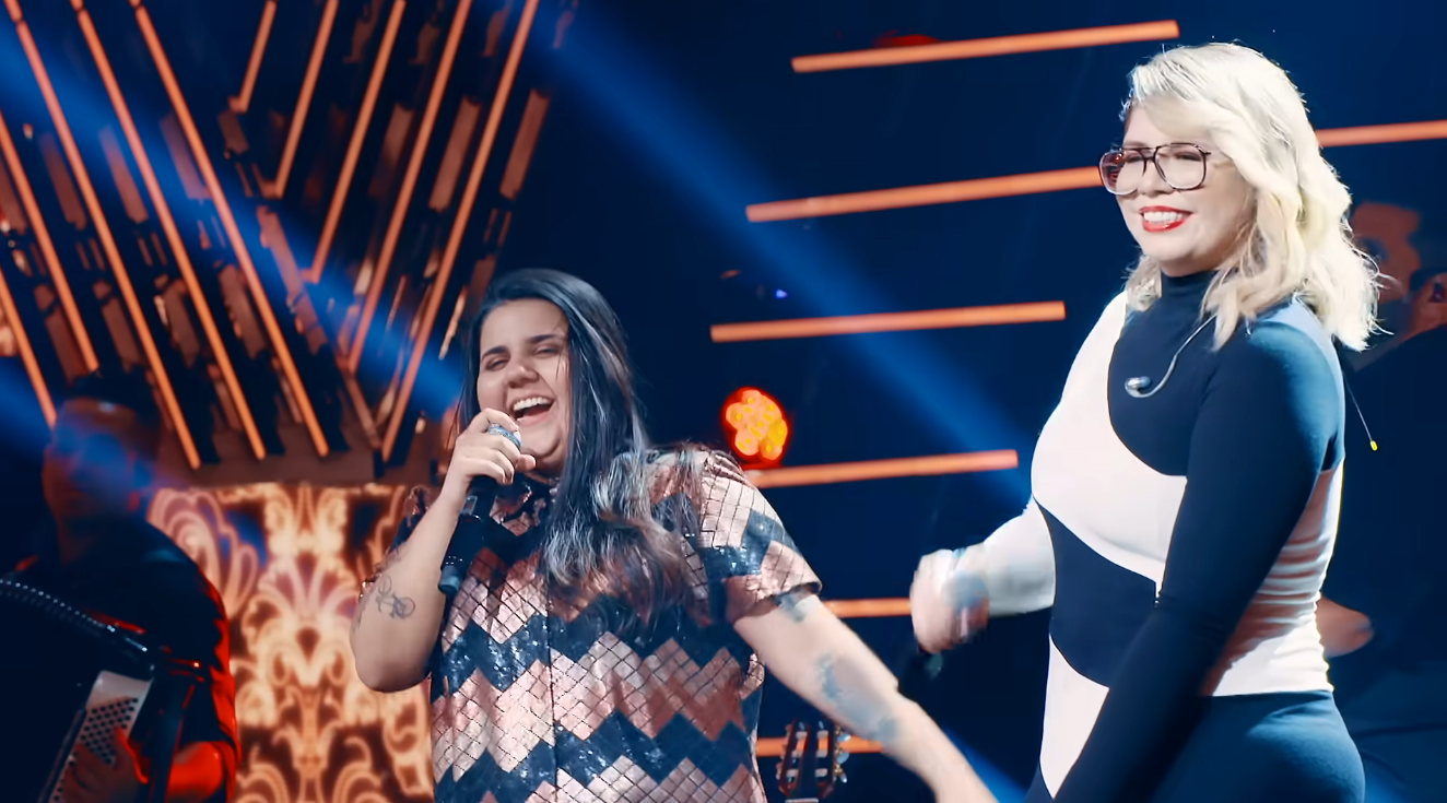 Yasmin Santos e Marília Mendonça gravaram o sucesso "Para, Pensa e Volta"