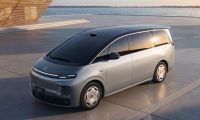 Leapmotor revela nova D99 e entra na moda das minivans ultraluxuosas