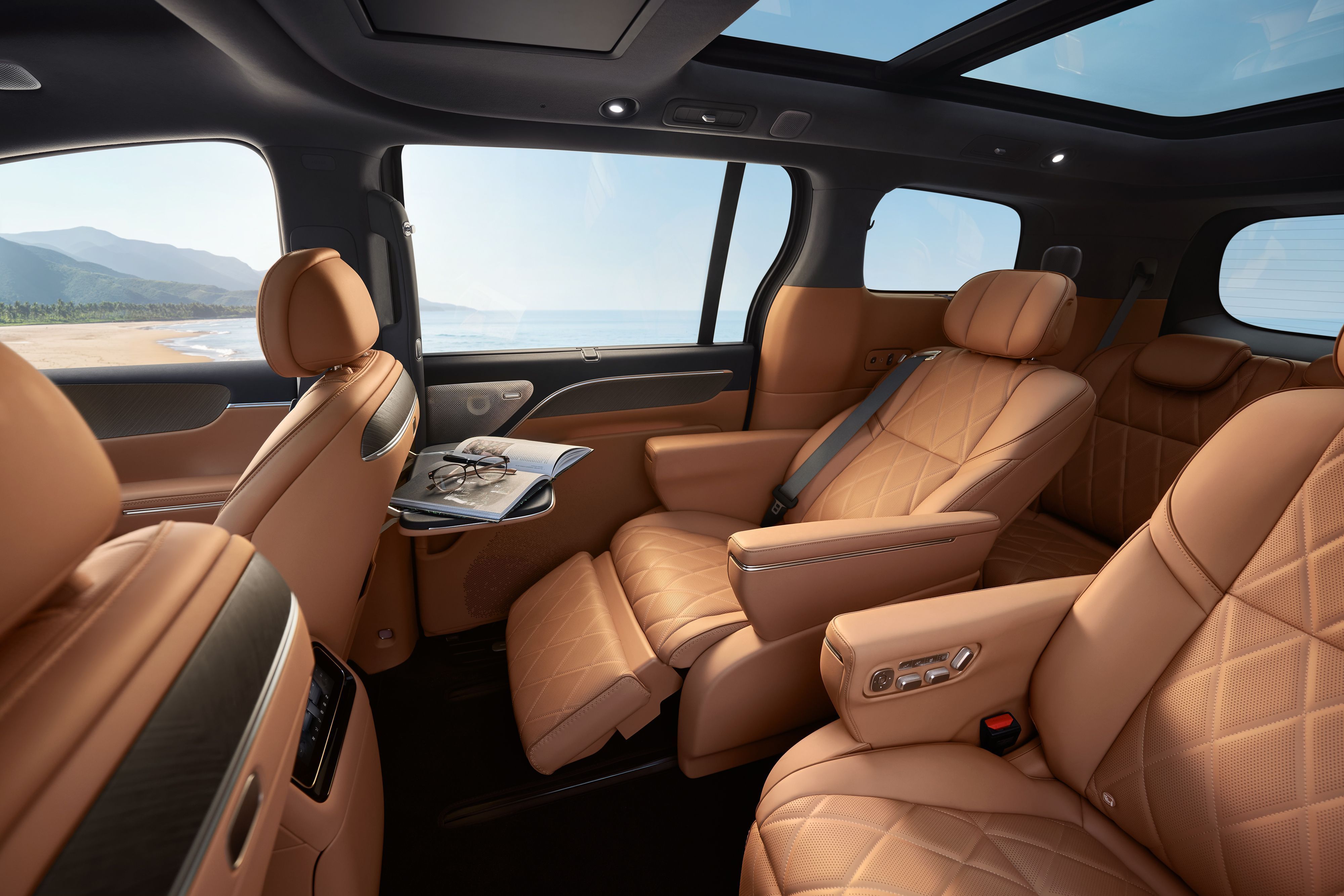 Interior caramelo da nova Leapmotor D99 • Divulgação / Leapmotor
