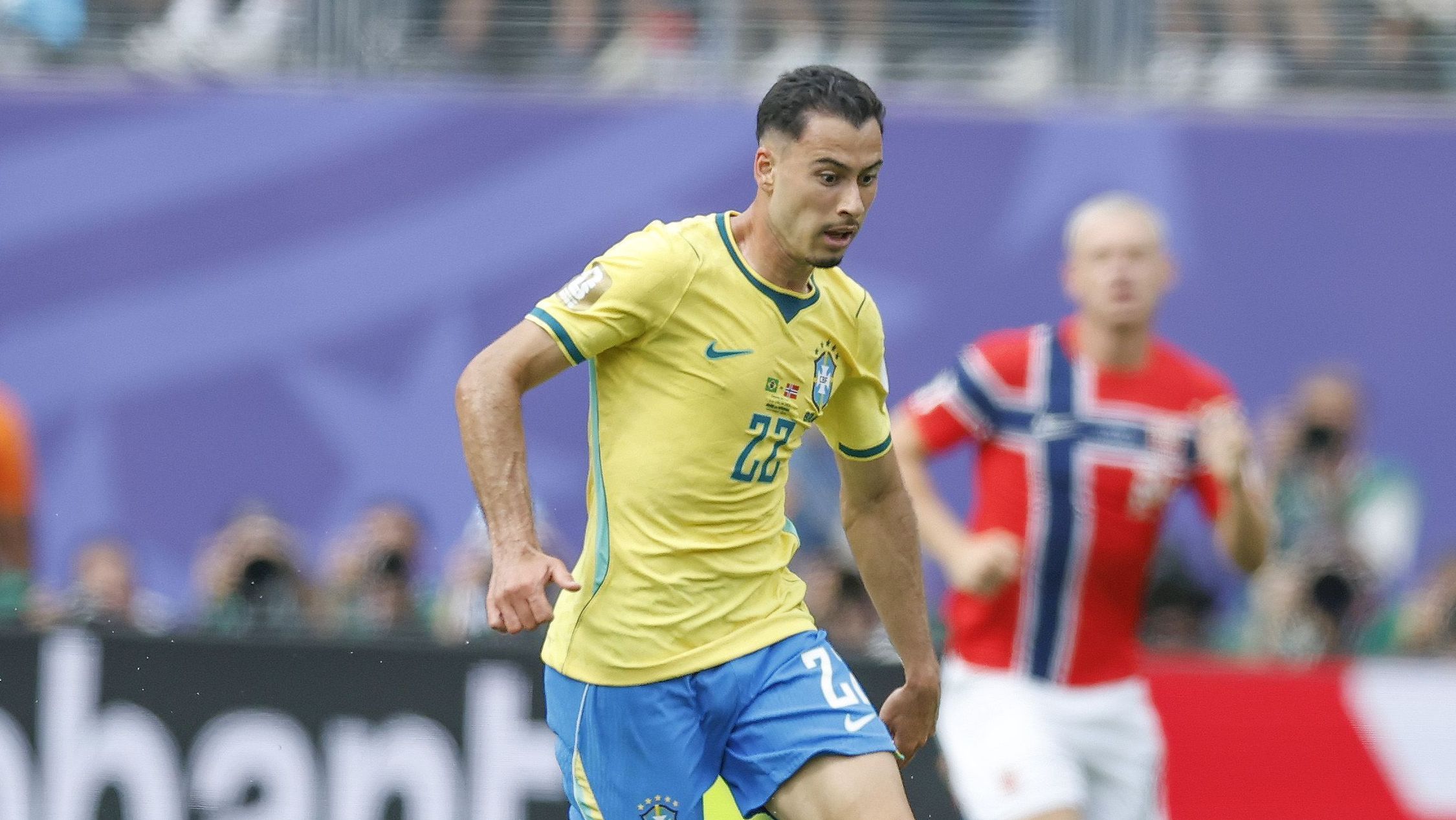 abriel Martinelli em ação durante o jogo contra Noruega