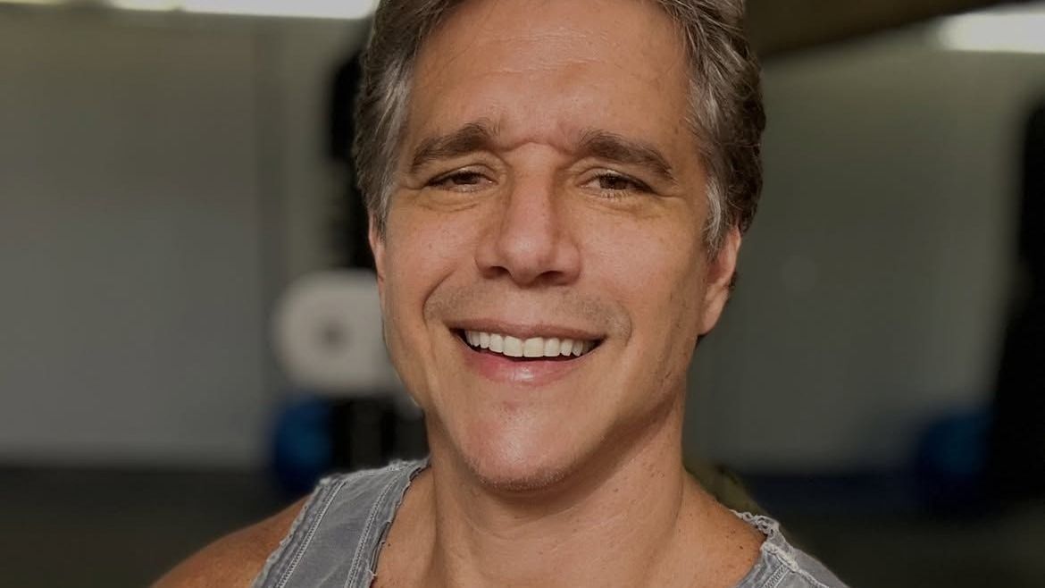 1-Todo-dia-e-dia-de-se-cuidar-Faca-isso-por-voce-e-pelos-seus-Pratique-exercicio-se-alimente-b