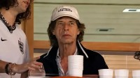 Mick Jagger é pé-frio? Entenda como começou a fama do artista