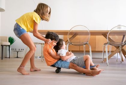 Tédio nas férias pode estimular o desenvolvimento infantil; entenda